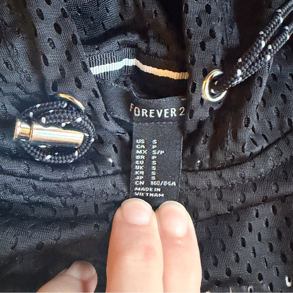 Forever 21 Black Mesh Cropped Hoodie Size Small Women’s Juniors - Picture 2 of 2